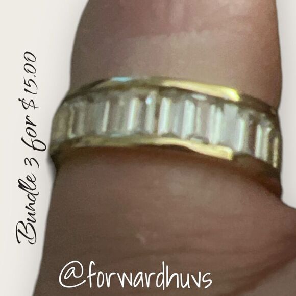 Bundle Sale 3 for $15 | Goldtone and Glass Ring Size 6 - Picture 1 of 6